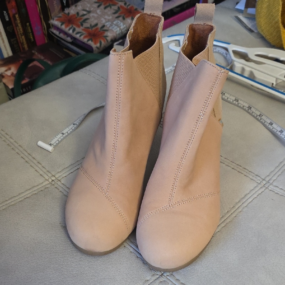 Toms Classic Beige Ankle Booties